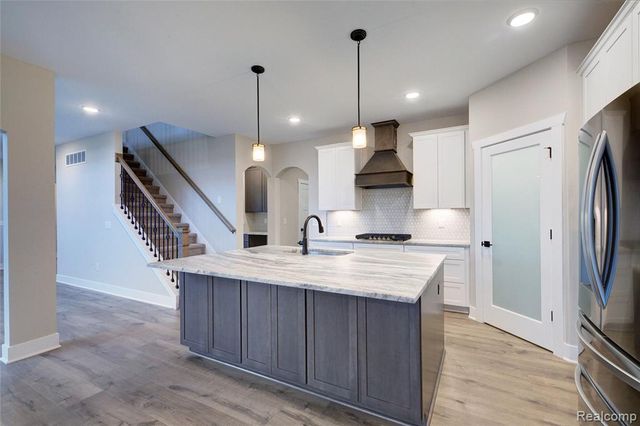 626 Round Rock, Howell, MI 48843