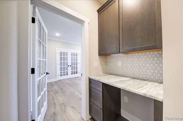 626 Round Rock, Howell, MI 48843