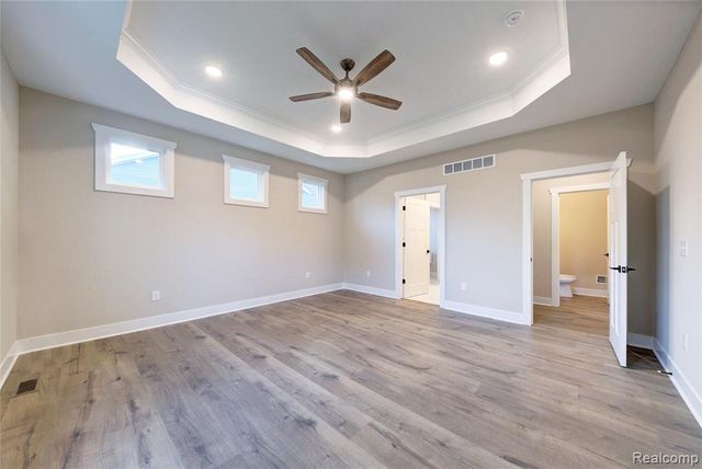 626 Round Rock, Howell, MI 48843