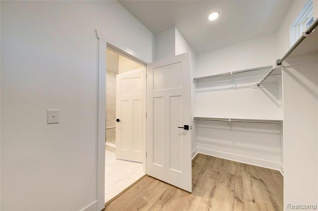 626 Round Rock, Howell, MI 48843