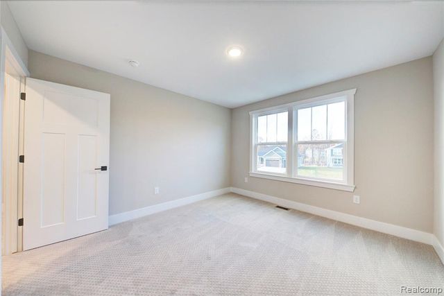 626 Round Rock, Howell, MI 48843