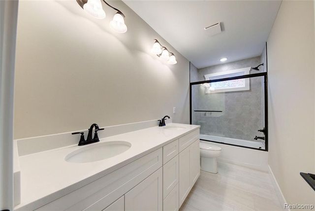 626 Round Rock, Howell, MI 48843