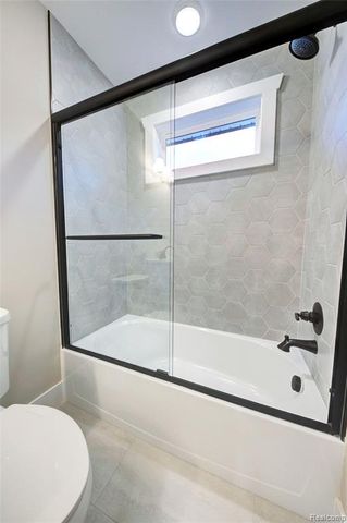 626 Round Rock, Howell, MI 48843