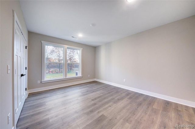 626 Round Rock, Howell, MI 48843