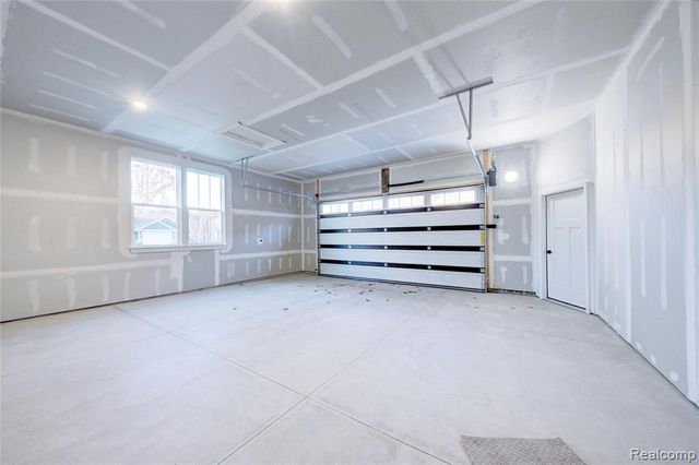 626 Round Rock, Howell, MI 48843