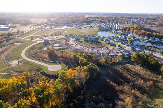 626 Round Rock, Howell, MI 48843