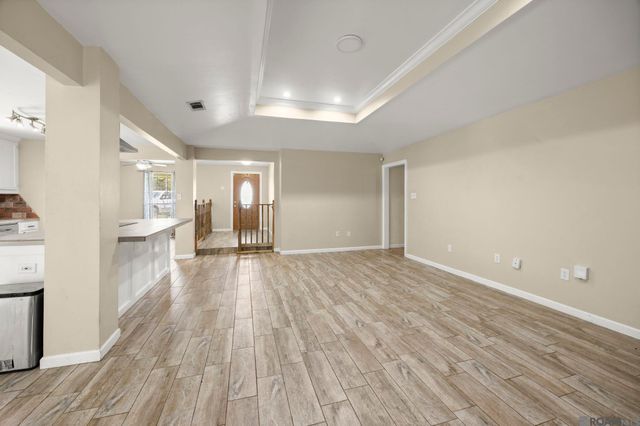 5462 Fairway Dr, Zachary, LA 70791