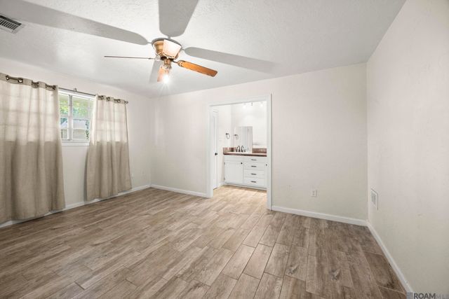 5462 Fairway Dr, Zachary, LA 70791