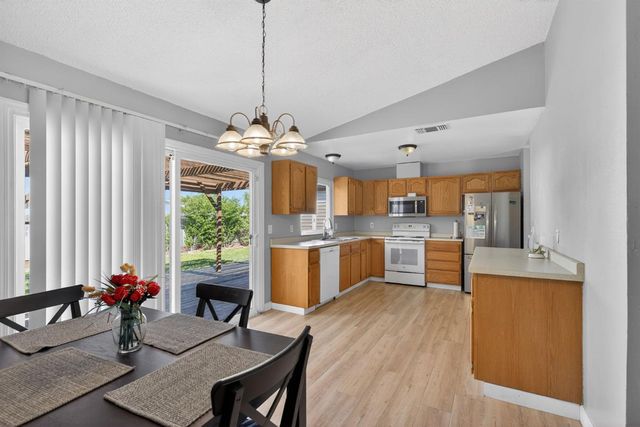 7823 Delaney Dr, Antelope, CA 95843