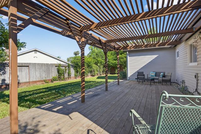 7823 Delaney Dr, Antelope, CA 95843