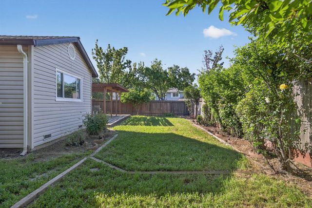 7823 Delaney Dr, Antelope, CA 95843