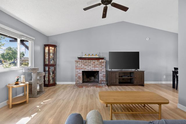 7823 Delaney Dr, Antelope, CA 95843