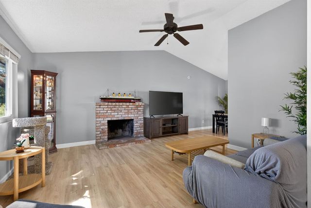 7823 Delaney Dr, Antelope, CA 95843