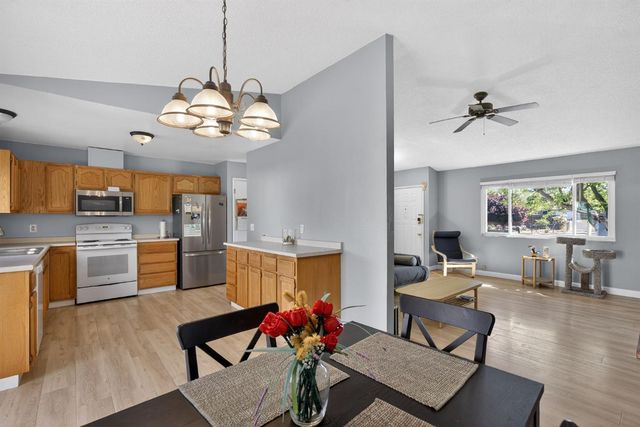 7823 Delaney Dr, Antelope, CA 95843