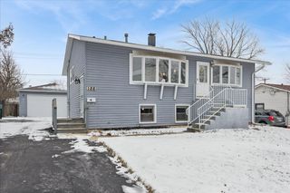 128 Mccabe Drive, Streamwood, IL 60107