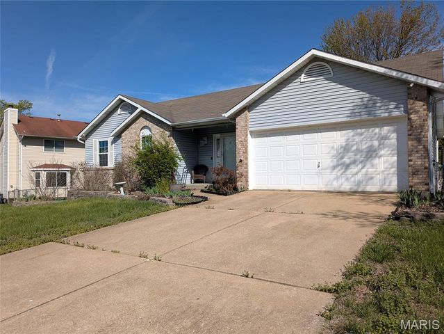 1208 Colby Drive, St Peters, MO 63376