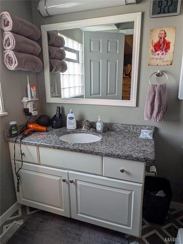 1208 Colby Drive, St Peters, MO 63376