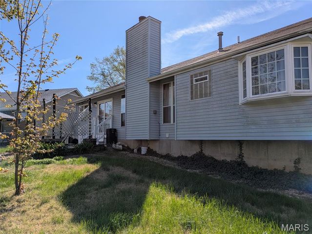 1208 Colby Drive, St Peters, MO 63376