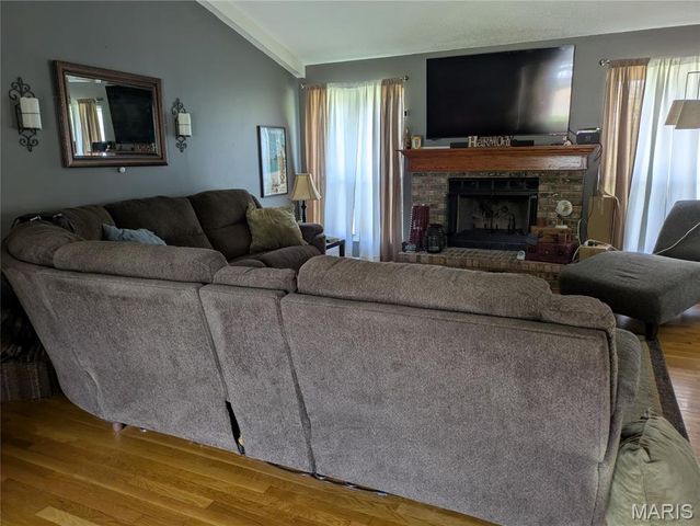 1208 Colby Drive, St Peters, MO 63376