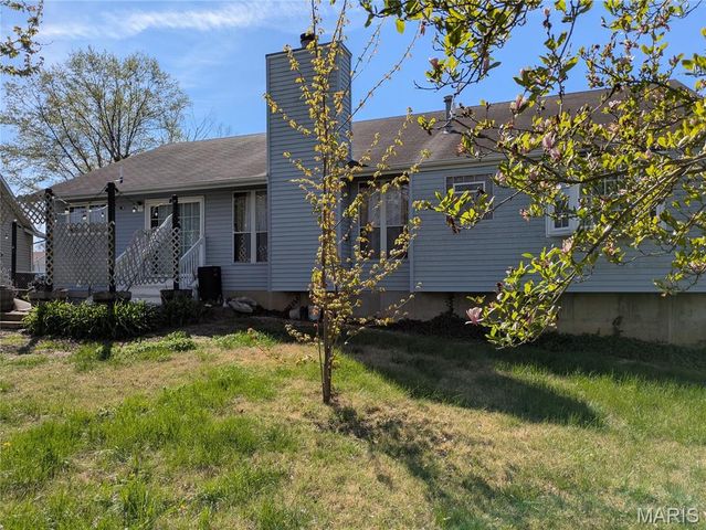 1208 Colby Drive, St Peters, MO 63376