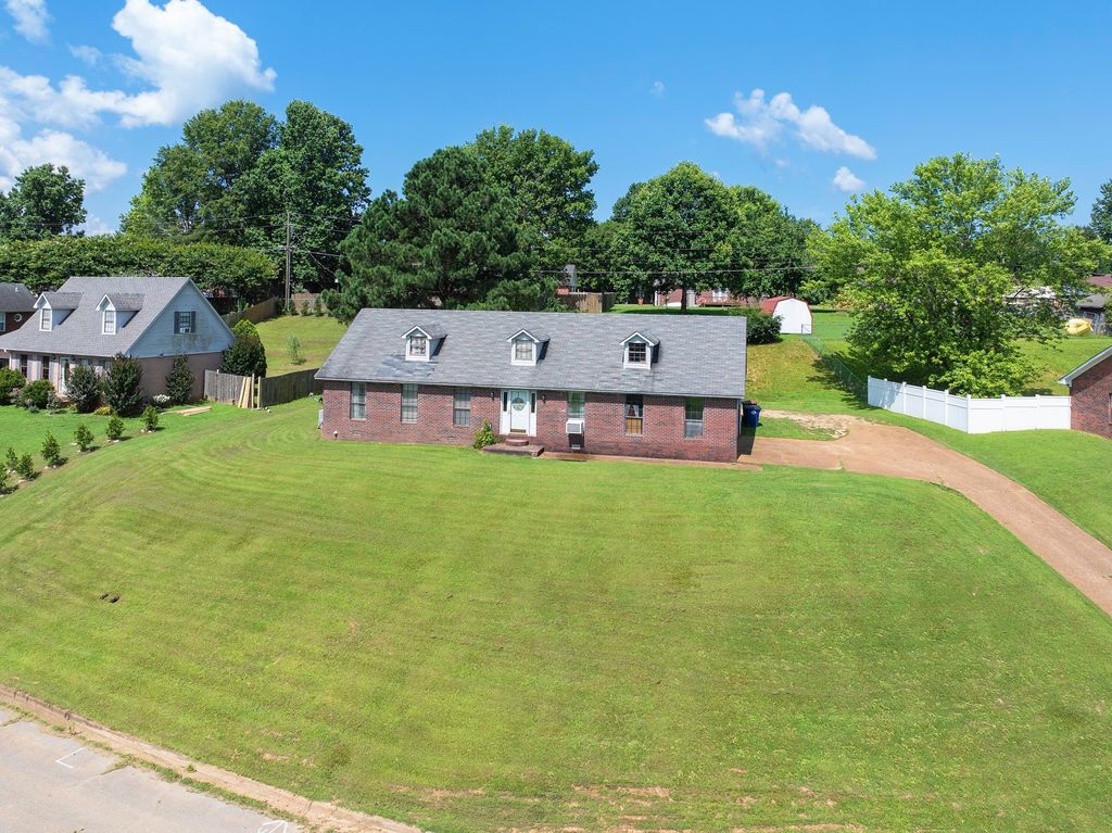 45 Jemma Dr, Lexington, TN 38351