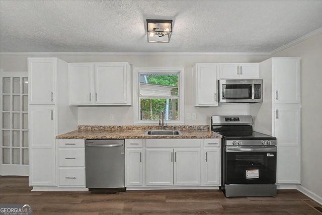 6380 Valhalla Drive, Douglasville, GA 30135