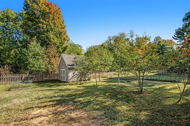 885 Eugene Avenue, Norton Shores, MI 49441