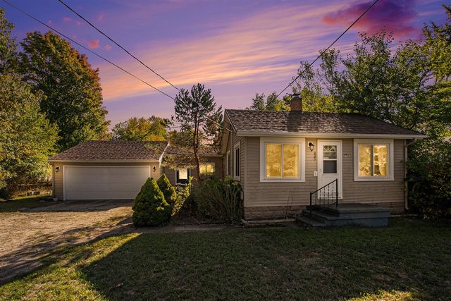 885 Eugene Avenue, Norton Shores, MI 49441