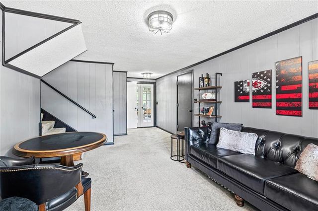 7508 W 95th Terrace, Overland Park, KS 66212