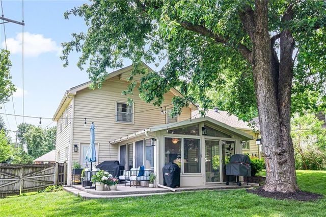 7508 W 95th Terrace, Overland Park, KS 66212