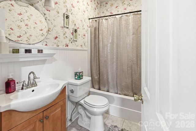 5227 Foley Drive, Hickory, NC 28602