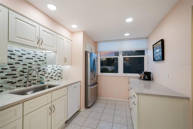 713 BAYPORT WAY 713, Longboat Key, FL 34228