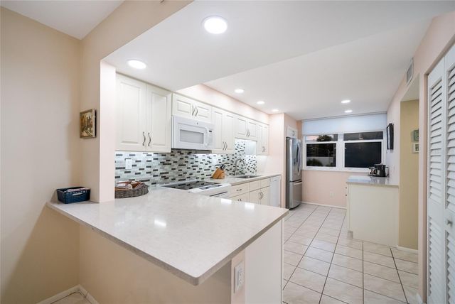 713 BAYPORT WAY 713, Longboat Key, FL 34228