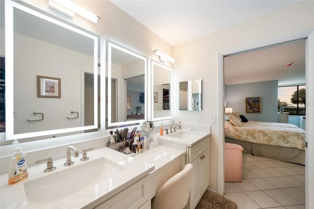 713 BAYPORT WAY 713, Longboat Key, FL 34228