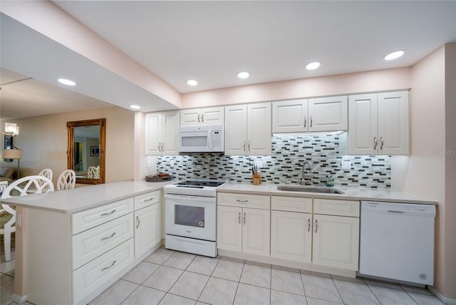 713 BAYPORT WAY 713, Longboat Key, FL 34228
