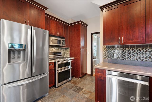 602 NW 18th Loop, Camas, WA 98607