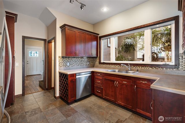 602 NW 18th Loop, Camas, WA 98607