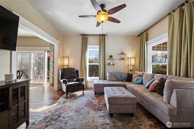 602 NW 18th Loop, Camas, WA 98607