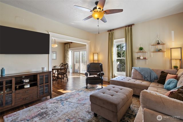 602 NW 18th Loop, Camas, WA 98607