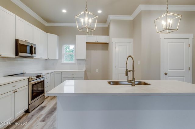 82 Oak Alley Lane, Long Beach, MS 39560