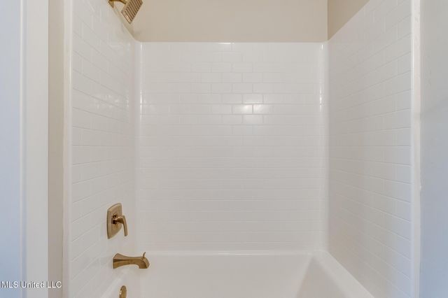 82 Oak Alley Lane, Long Beach, MS 39560