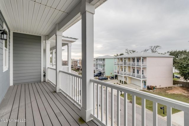 82 Oak Alley Lane, Long Beach, MS 39560