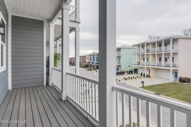 82 Oak Alley Lane, Long Beach, MS 39560