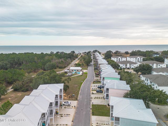 82 Oak Alley Lane, Long Beach, MS 39560