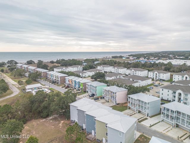 82 Oak Alley Lane, Long Beach, MS 39560