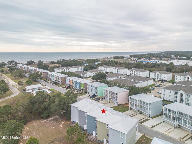 82 Oak Alley Lane, Long Beach, MS 39560