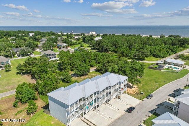 82 Oak Alley Lane, Long Beach, MS 39560