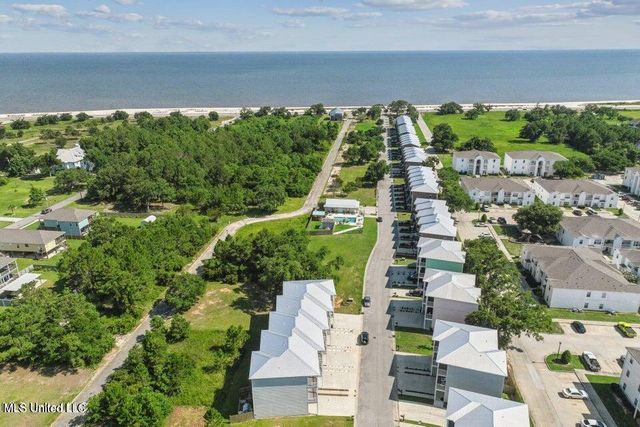 82 Oak Alley Lane, Long Beach, MS 39560