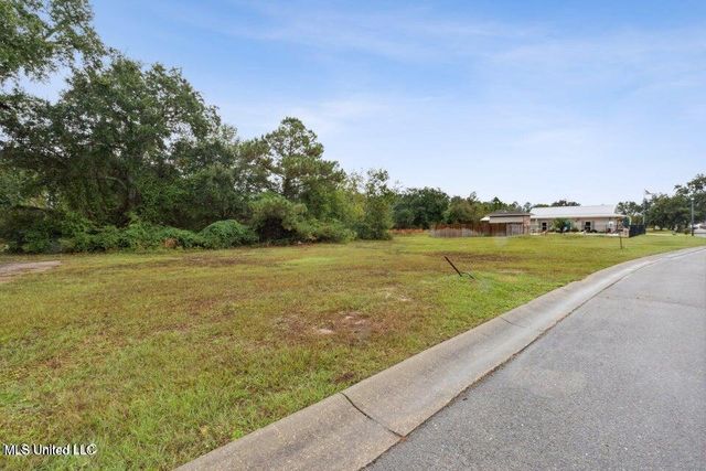 82 Oak Alley Lane, Long Beach, MS 39560