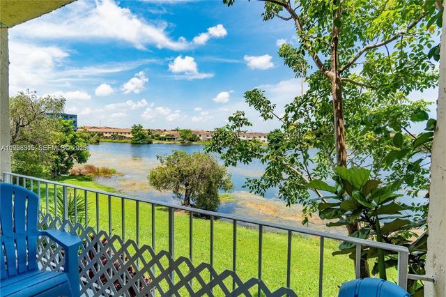 9363 Fontainebleau Blvd H206, Miami, FL 33172